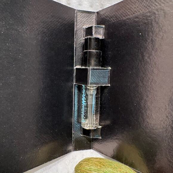 TOM FORD  Ombré Leather Eau de Parfum Sample Spray 0.05oz/1.5mL NEW - Picture 2 of 2